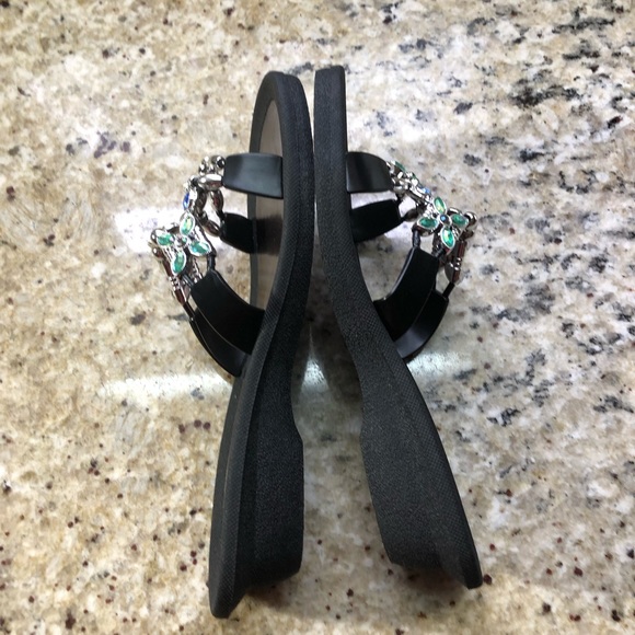 Grandco Rhinestone Flowers Sandals - Picture 4 of 5